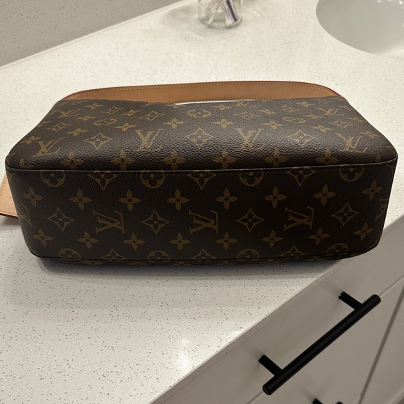 Louis Vuitton Monogram PM Slouchy Shoulder Bag with Patina and Gold Accents - Picture 4 of 6